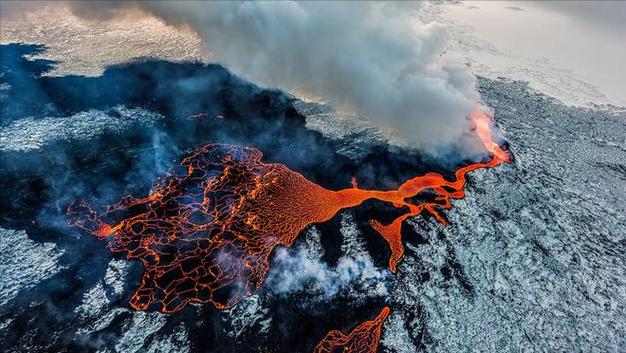 今日科普一下！日本火山灰柱3400米,百科词条爱好_2024最新更新